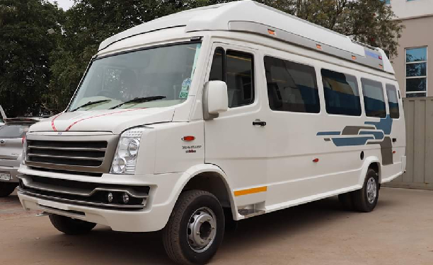 14 seater tempo traveller price per km